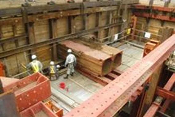 到達立坑側角形鋼管回収の画像