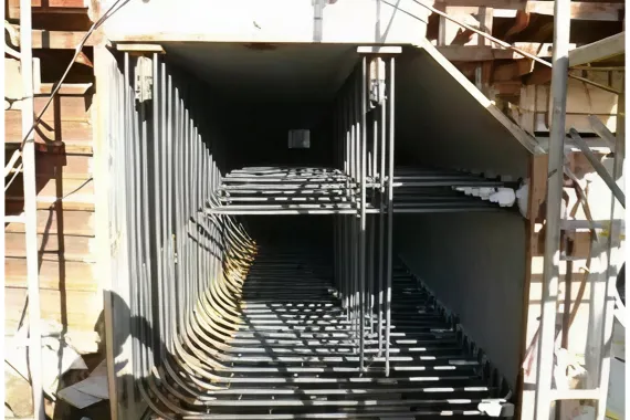 鋼製エレメント内配筋及び高流動コンクリート充填の画像